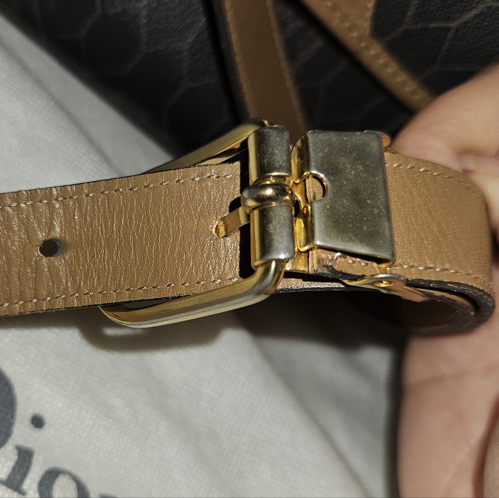 Christian Dior Honeycomb Crossbody - Picture 9 of 16